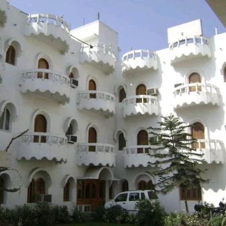 Hotel Soni International Khalilabad Екстер'єр фото