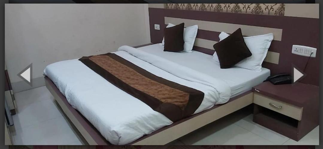 Hotel Soni International Khalilabad Екстер'єр фото