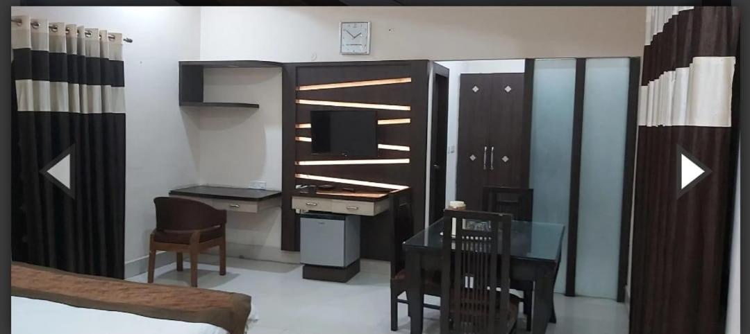Hotel Soni International Khalilabad Екстер'єр фото